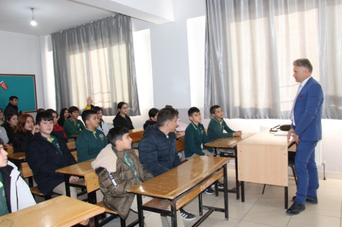 Bucak’ta 12 Bin 495 Öğrenci Yarıyıl Karnesi Aldı