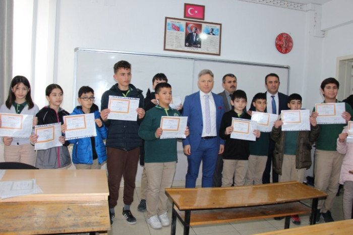 Bucak’ta 12 Bin 495 Öğrenci Yarıyıl Karnesi Aldı