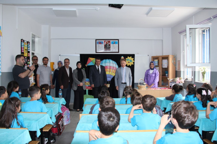 Bucak’ta Öğrenciler Karne Aldı; Yaz Tatili Başladı