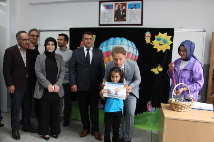 Bucak’ta Öğrenciler Karne Aldı; Yaz Tatili Başladı