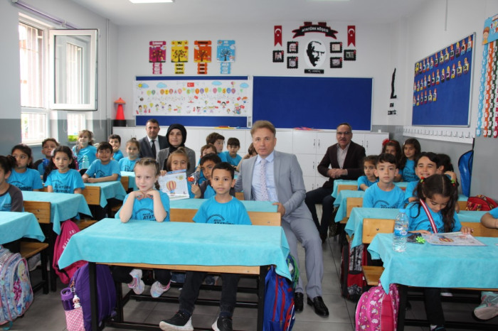 Bucak’ta Öğrenciler Karne Aldı; Yaz Tatili Başladı