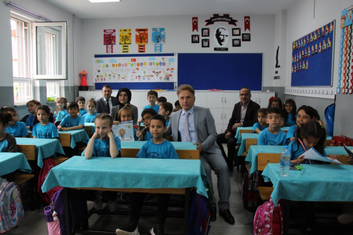 Bucak’ta Öğrenciler Karne Aldı; Yaz Tatili Başladı