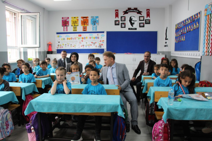 Bucak’ta Öğrenciler Karne Aldı; Yaz Tatili Başladı