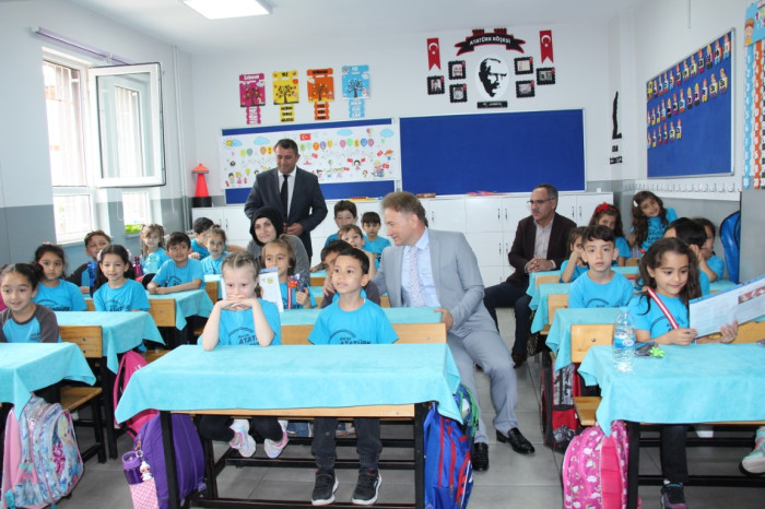 Bucak’ta Öğrenciler Karne Aldı; Yaz Tatili Başladı