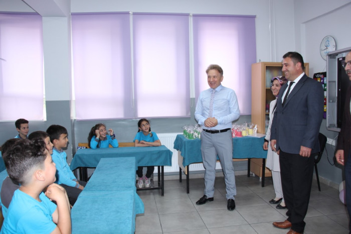 Bucak’ta Öğrenciler Karne Aldı; Yaz Tatili Başladı