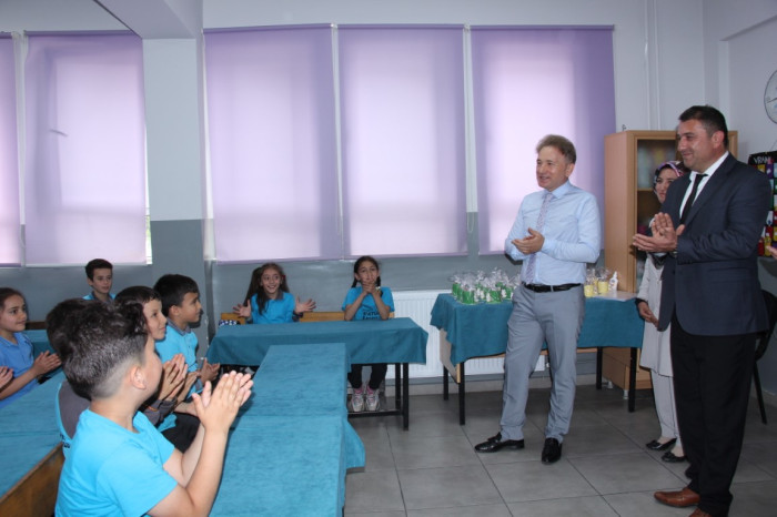 Bucak’ta Öğrenciler Karne Aldı; Yaz Tatili Başladı