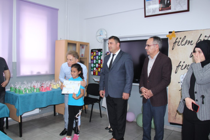 Bucak’ta Öğrenciler Karne Aldı; Yaz Tatili Başladı