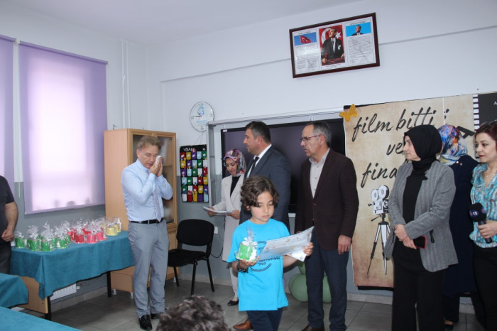 Bucak’ta Öğrenciler Karne Aldı; Yaz Tatili Başladı