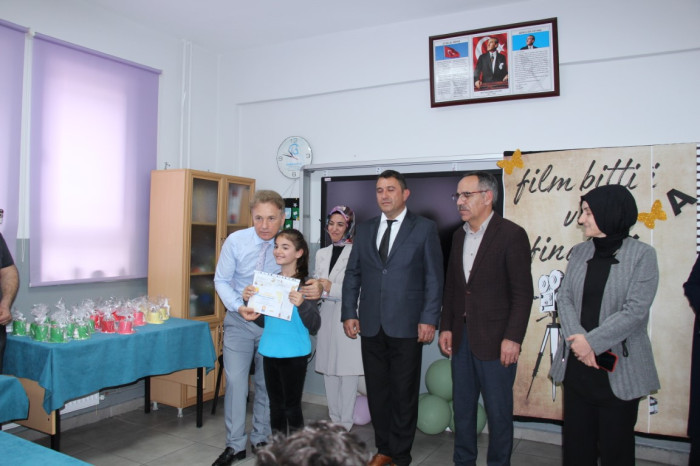 Bucak’ta Öğrenciler Karne Aldı; Yaz Tatili Başladı