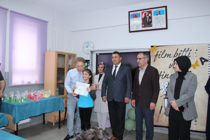 Bucak’ta Öğrenciler Karne Aldı; Yaz Tatili Başladı