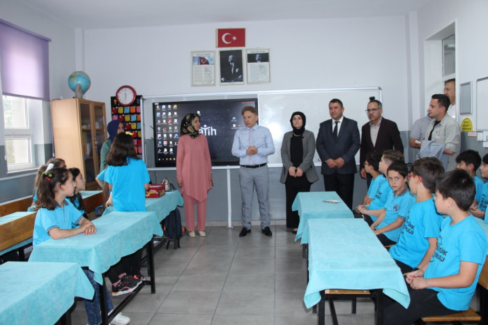 Bucak’ta Öğrenciler Karne Aldı; Yaz Tatili Başladı