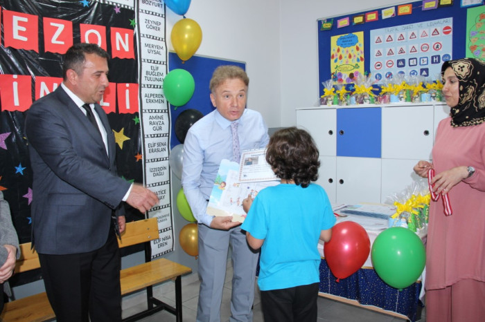 Bucak’ta Öğrenciler Karne Aldı; Yaz Tatili Başladı