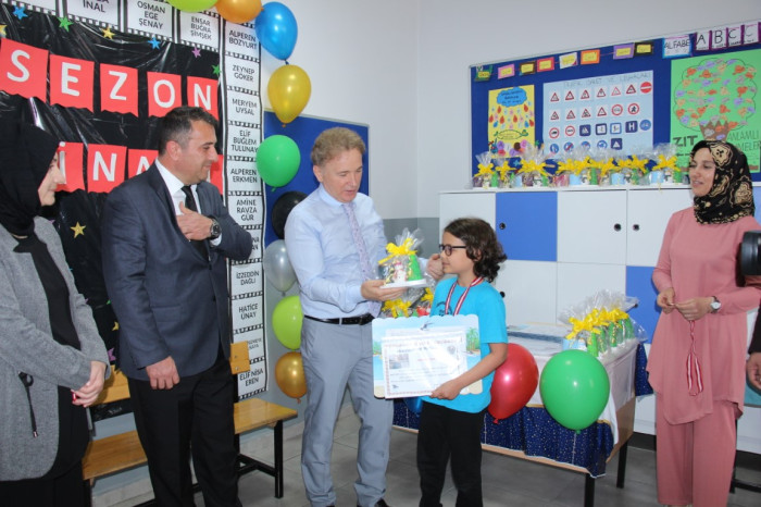 Bucak’ta Öğrenciler Karne Aldı; Yaz Tatili Başladı