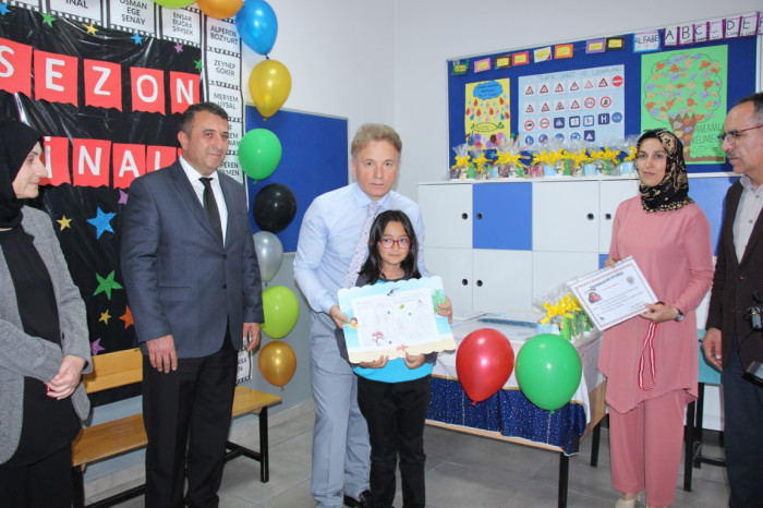 Bucak’ta Öğrenciler Karne Aldı; Yaz Tatili Başladı