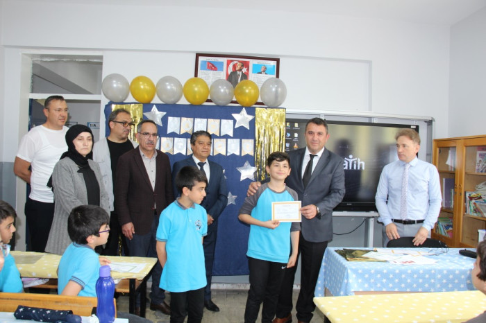 Bucak’ta Öğrenciler Karne Aldı; Yaz Tatili Başladı