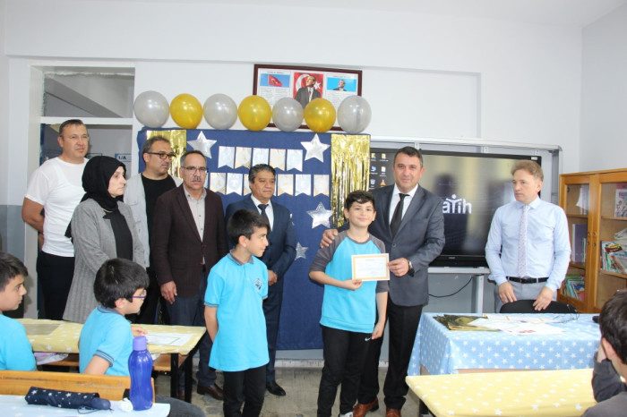 Bucak’ta Öğrenciler Karne Aldı; Yaz Tatili Başladı