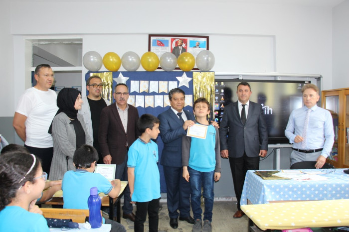 Bucak’ta Öğrenciler Karne Aldı; Yaz Tatili Başladı