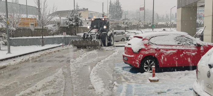 BUCAK’TA KAR YAĞIŞI ETKİLİ OLDU