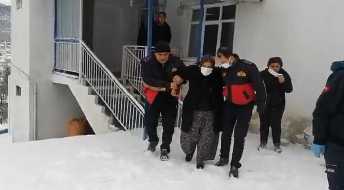 Karda Düşen Kadın İçin İtfaiye Ve Sağlık Ekipleri Seferber Oldu