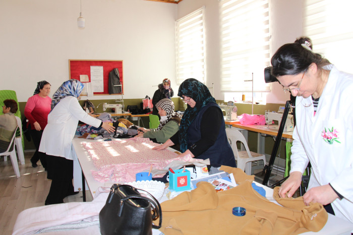 HALK EĞİTİM TEKSTİL FABRİKASINA DÖNDÜ