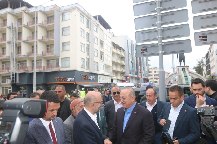 Bakan Çavuşoğlu Bucak'ta SKM açılışı yaptı