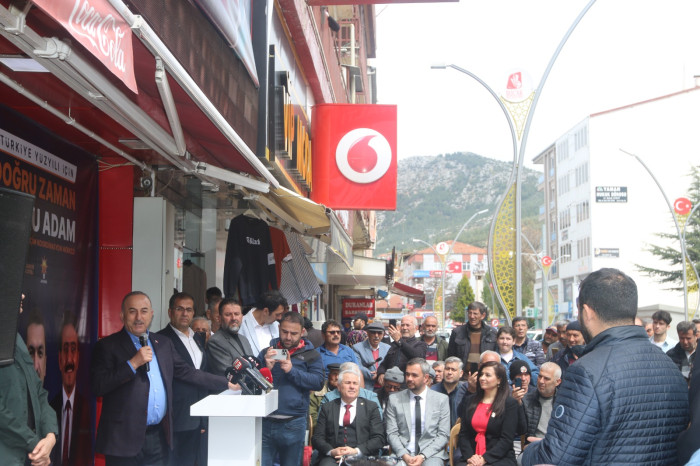Bakan Çavuşoğlu Bucak'ta SKM açılışı yaptı