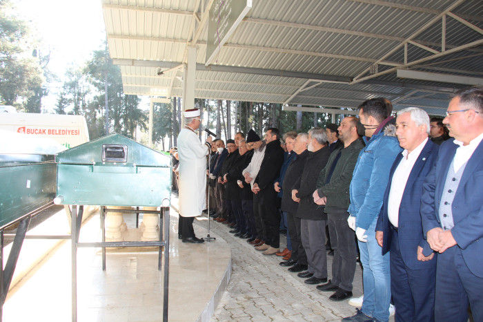 SURİYE'DE GÖREVLİ DOKTOR, DEPREMDE  ÖLEN EŞİ VE 3 ÇOCUĞUNU TOPRAĞA VERDİ