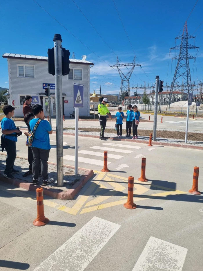 Bucak’ta Miniklere Trafik Eğitimi