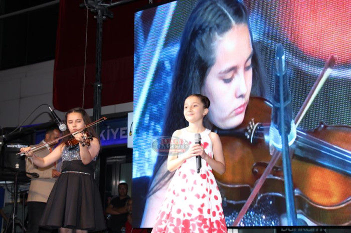 BUCAK’TA ‘YETENEK SİZSİNİZ’ YARIŞMASININ FİNALİ YAPILDI