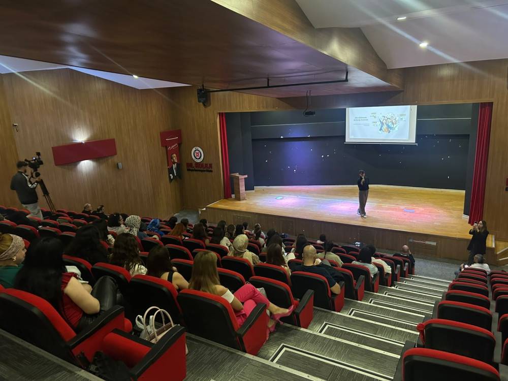 &Ouml;ğretmenlere akran zorbalığıyla m&uuml;cadele eğitimi