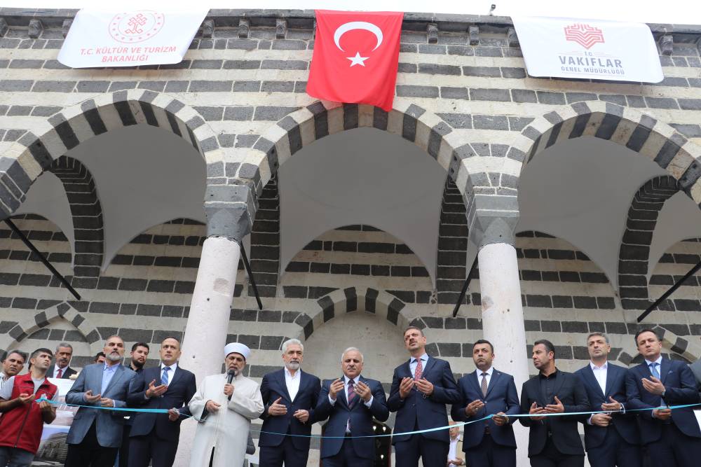 Kahramanmaraş depremlerinde hasar g&ouml;ren 6 cami, yeniden ibadete a&ccedil;ıldı