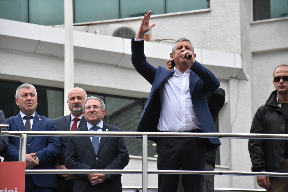 &Ouml;zg&uuml;r &Ouml;zel: Biz asla yenilgiye alışmayacağız
