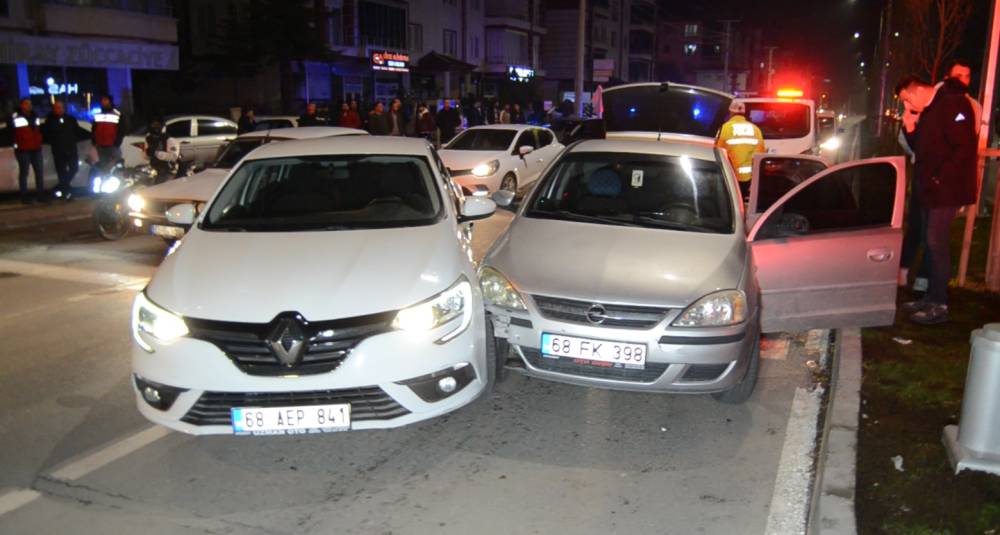 'Dur' ihtarına uymadı, takip sırasında Emniyet Müdürü Yardımcısının aracına çarptı