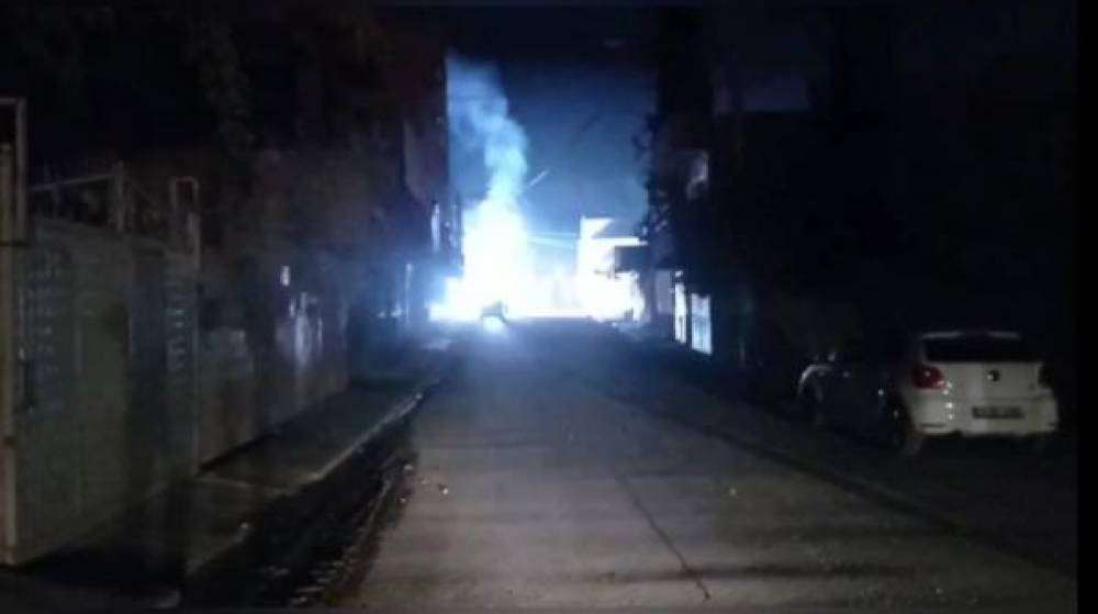 Trafonun patlama anı cep telefonu kamerasına yansıdı