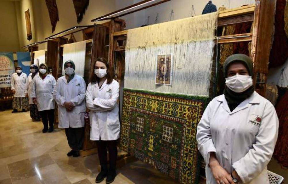 Isparta'da el dokuma halıcılık yeniden hayat buluyor