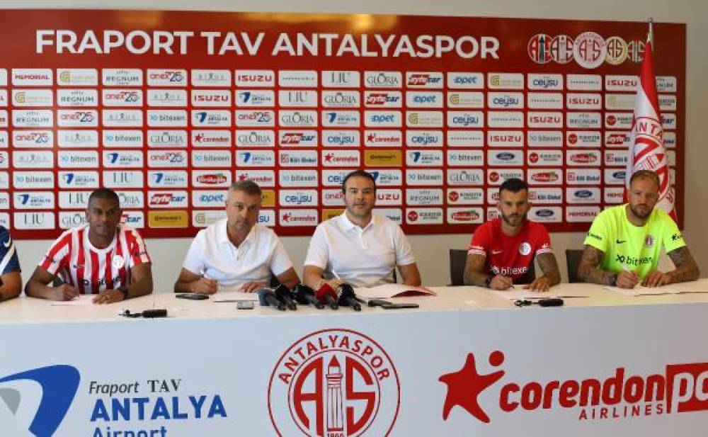 Antalyaspor'da Güray Vural, Fernando ve Boffin'in sözleşmeleri uzatıldı