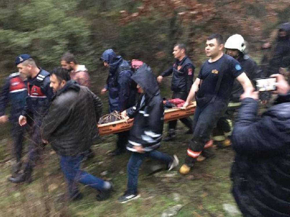 Koyun otlatan çoban uçuruma düştü