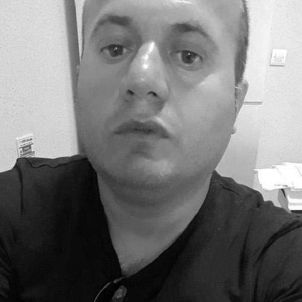 Öğretim üyesi evinde ölü bulundu