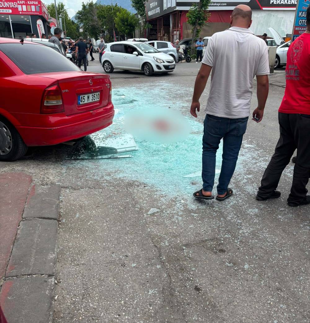 &Uuml;zerine cam devrilen Ferhat, hayatını kaybetti
