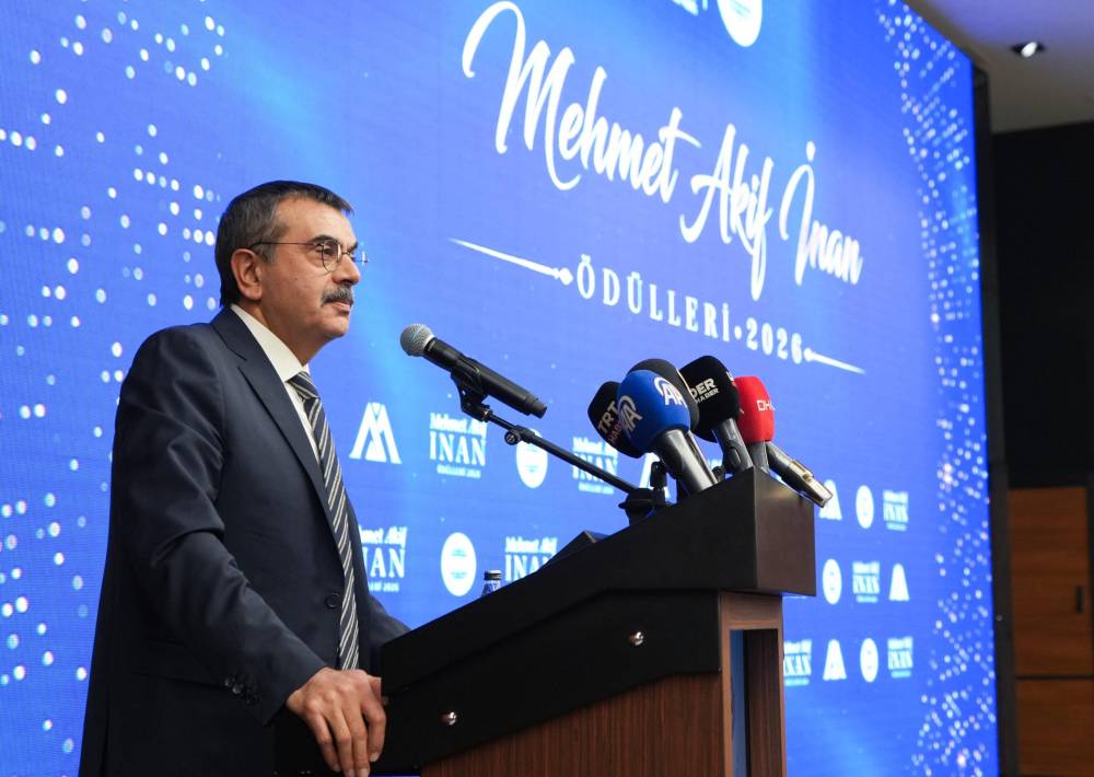 Mehmet Akif İnan &ouml;d&uuml;lleri sahiplerini buldu