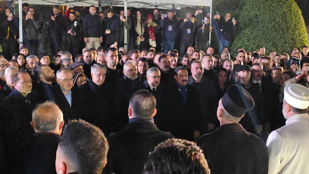 Depremin vurduğu Hatay'da anma t&ouml;reni ve 'sessiz' y&uuml;r&uuml;y&uuml;ş&uuml;