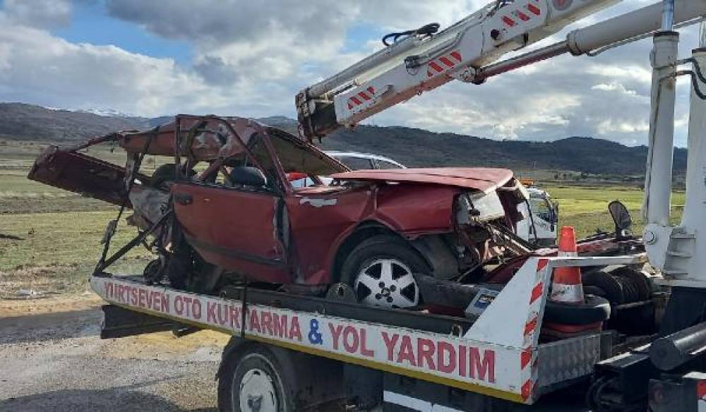 Afyonkarahisar'da trafik kazası: 1 ölü, 3 yaralı
