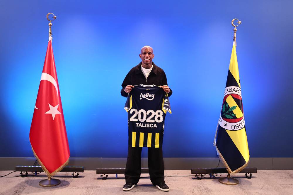 Fenerbah&ccedil;e, Anderson Talisca'nın s&ouml;zleşmesini 2 yıl uzattı