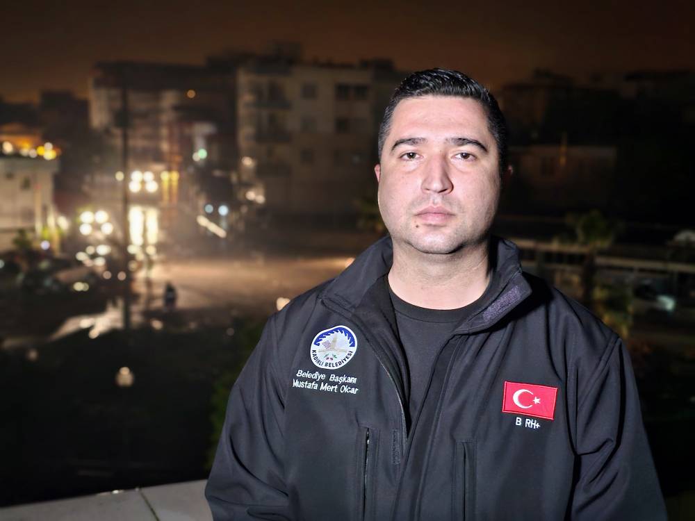 Osmaniye'de sağanak nedeniyle Savrun &Ccedil;ayı ve B&uuml;lb&uuml;l Deresi taştı; sele kapılan otomobildeki 2 kişi &ouml;ld&uuml; 