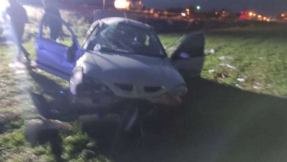 Otomobil tarlaya uçtu: 1 ölü, 5 yaralı