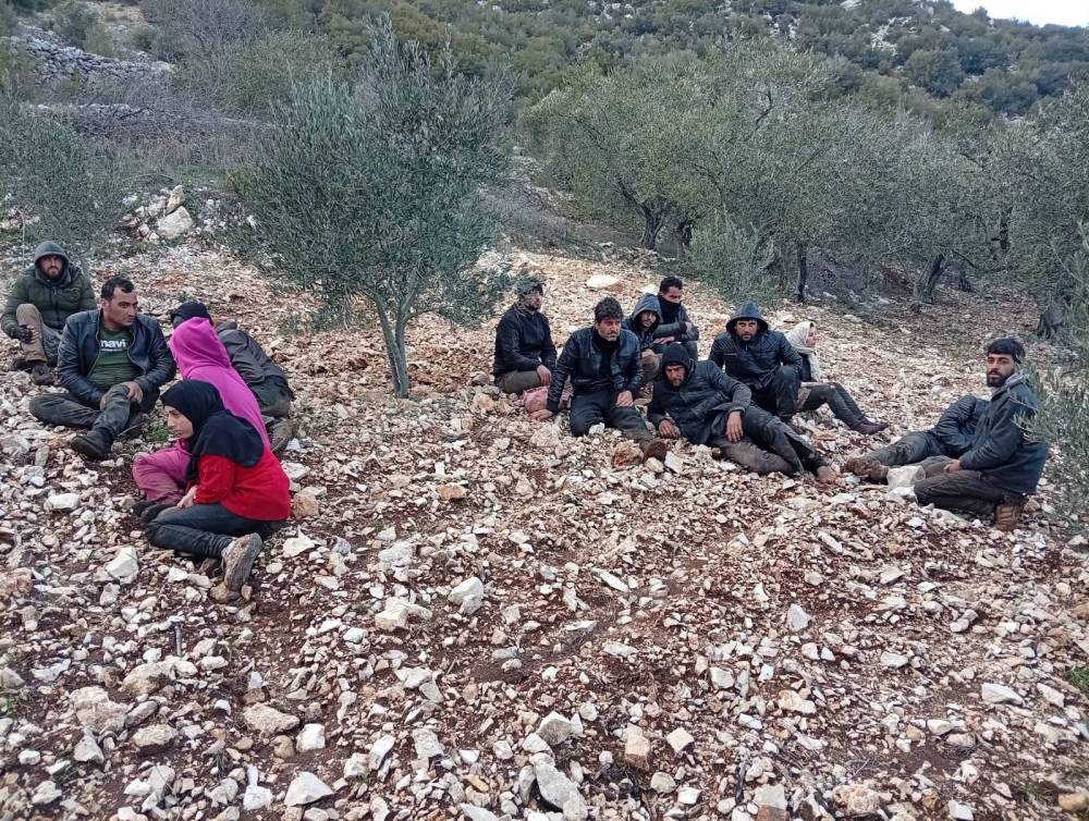 Hatay'da 30 ka&ccedil;ak g&ouml;&ccedil;men yakalandı