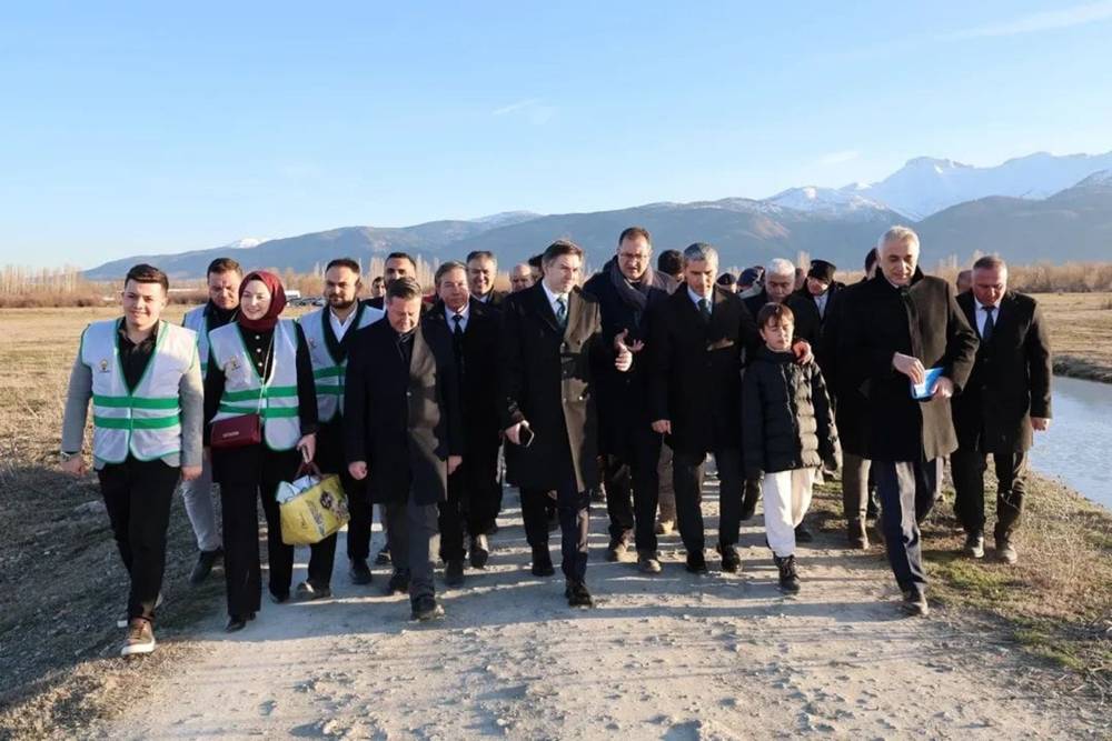 Eber G&ouml;l&uuml;'nde inceleme