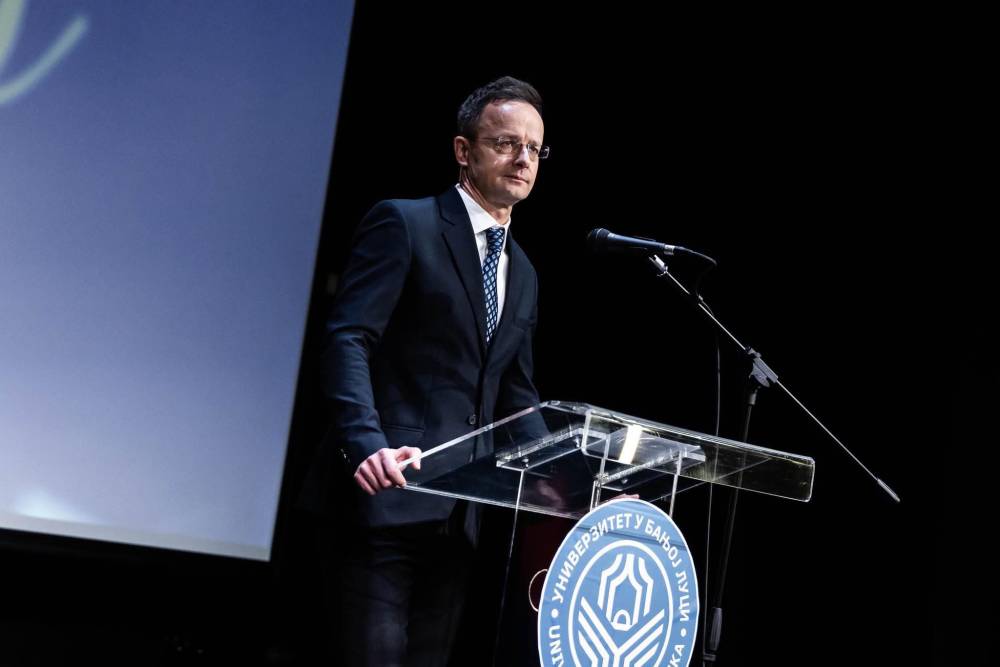 Macaristan: AB, Rusya'dan petrol ve gaz ithalatına uyguladığı yasağı derhal kaldırmalı