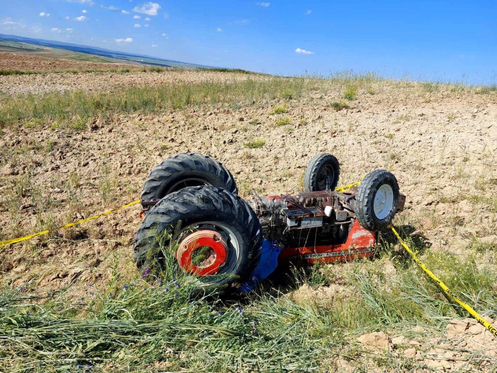 Nevşehir&rsquo;de devrilen trakt&ouml;r&uuml;n altında kalan &ccedil;ift&ccedil;i &ouml;ld&uuml;