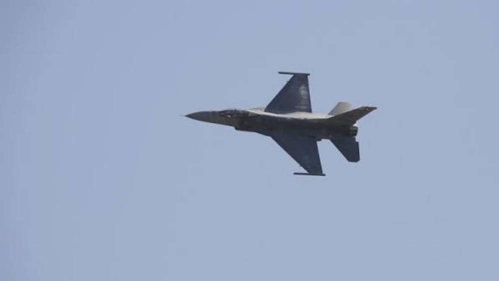 Yunanistan&rsquo;da acil iniş yapan F-16 savaş u&ccedil;ağı alev aldı